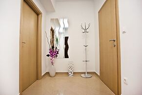 Split Apartments Peric