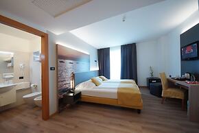 Ambassador Suite Hotel