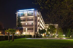 Ambassador Suite Hotel