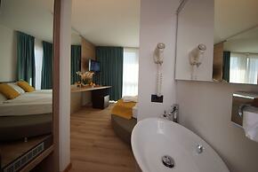 Ambassador Suite Hotel