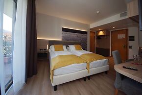 Ambassador Suite Hotel