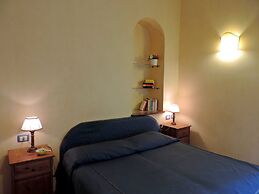 Bonapace Porta Nolana B&B