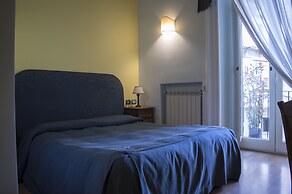 Bonapace Porta Nolana B&B