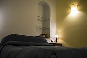 Bonapace Porta Nolana B&B