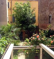 3749 Ponte Chiodo Guest House