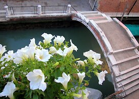 3749 Ponte Chiodo Guest House