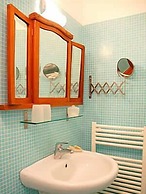 3749 Ponte Chiodo Guest House