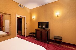 Maxim Hotel