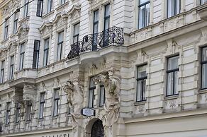 Hotel Pension Lumes - Self Check-In