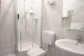 Hotel Pension Lumes - Self Check-In