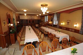 Hotel Bergwirt Schönbrunn