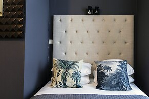 Quentin Amsterdam Hotel