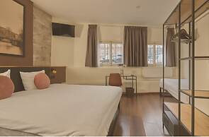 Quentin Canal House Hotel