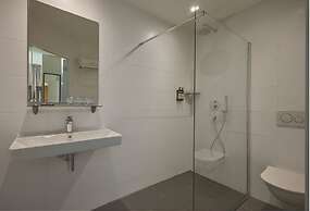 Quentin Canal House Hotel