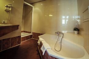 Queen Hotel