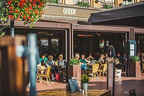 Queen Hotel
