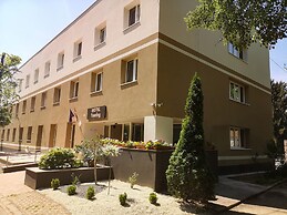 Touring Hotel