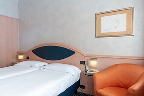 Augustus Hotel