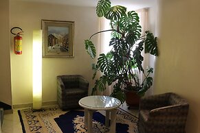 Augustus Hotel