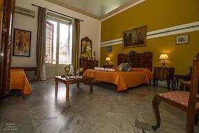 Cavour il Conte Camillo Bed&Breakfast
