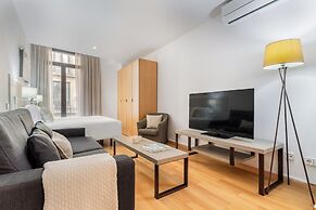 Aspasios Plaza Real Apartments