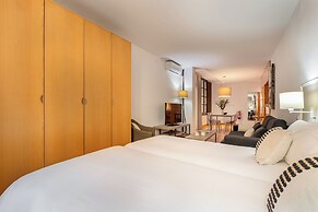 Aspasios Plaza Real Apartments