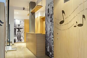 Aspasios Plaza Real Apartments