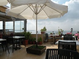 Agora Boutique Hotel & Bistro