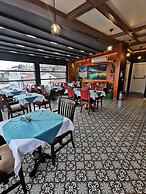 Agora Boutique Hotel & Bistro