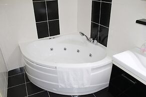 Agora Boutique Hotel & Bistro