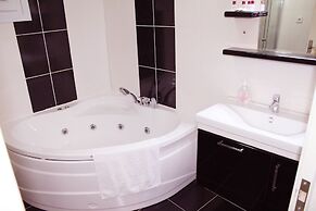 Agora Boutique Hotel & Bistro