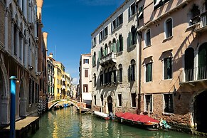 Ca' Foscolo Residence