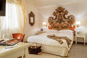 Arcom Palace
