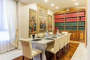 Arcom Palace