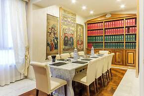 Arcom Palace