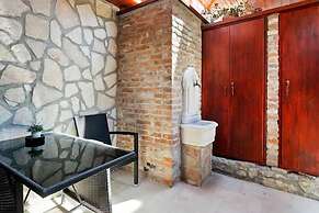 Garden Apartment Hotel