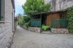 Garden Apartment Hotel