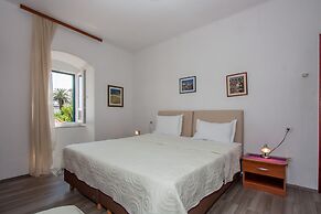 Garden Apartment Hotel