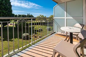 Arena Hotel Holiday