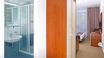 Arena Hotel Holiday