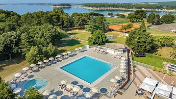 Arena Hotel Holiday