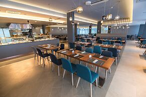 Arena Hotel Holiday