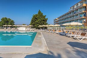 Arena Hotel Holiday