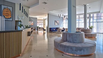Arena Hotel Holiday