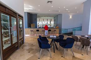 Arena Hotel Holiday