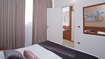 Arena Hotel Holiday
