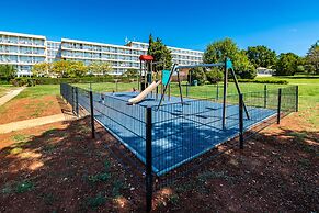 Arena Hotel Holiday