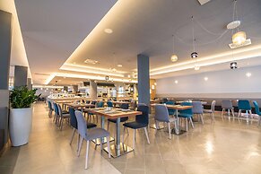 Arena Hotel Holiday
