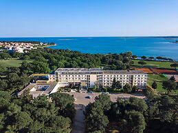 Arena Hotel Holiday