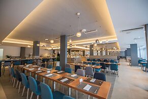 Arena Hotel Holiday